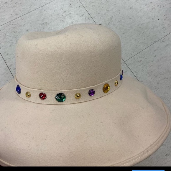 Hat - Picture 2 of 4